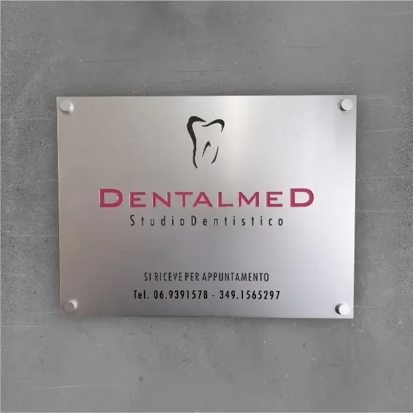 targa-alluminio-inciso-dentalmed.jpg